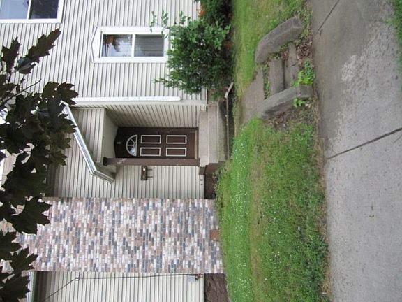 3rd image of 434 Fremont Ave NW