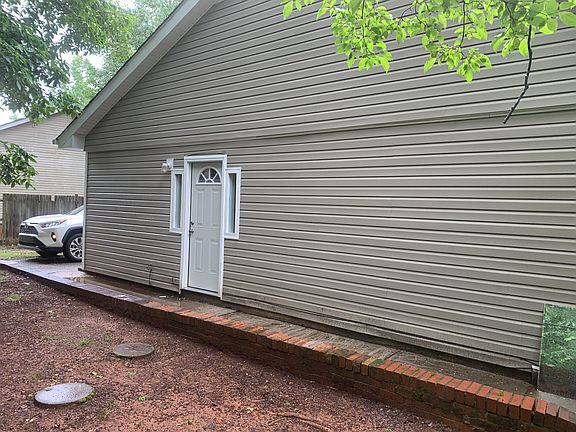 3rd image of 811 King Arthur Dr Unit B