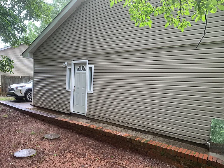 811 King Arthur Dr #B — Photo 3