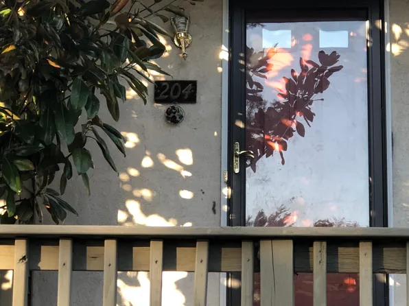 204 Saint Albans Ct, Chester Springs, PA 19425