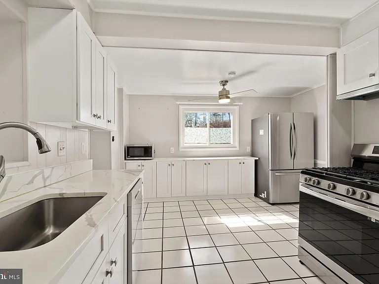 4213 Allison Cir — Photo 11