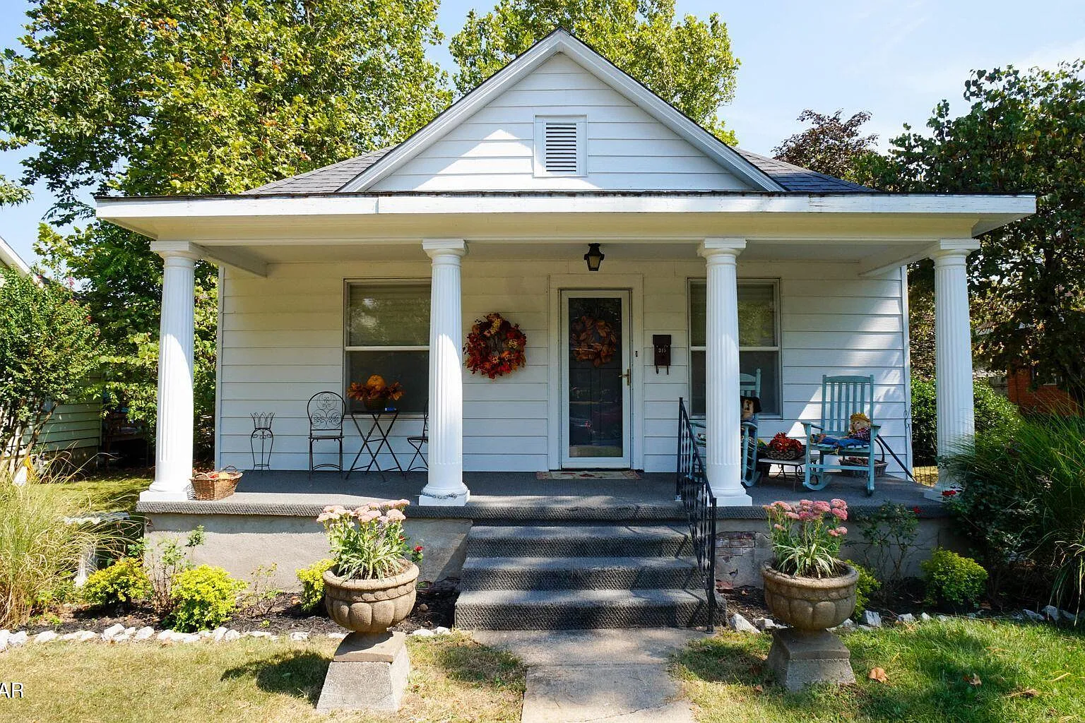 3 bed, 2.0 bath, 1659 sqft, $1,400 — Photo 1