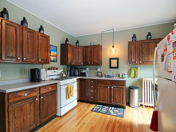 5th image of 2713 Fremont Ave S #4