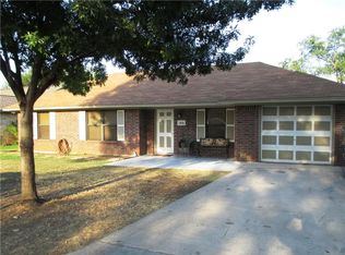 1802 Shawnee St, Denton, TX 76209