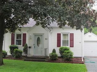 35 Fenton Rd, Rochester, NY 14624