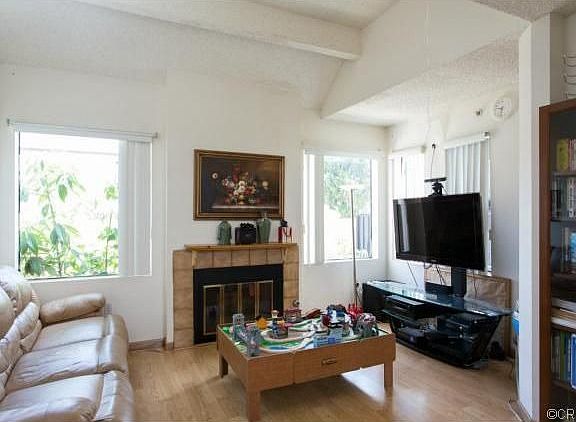 4th image of 407 Pomelo Ave APT C