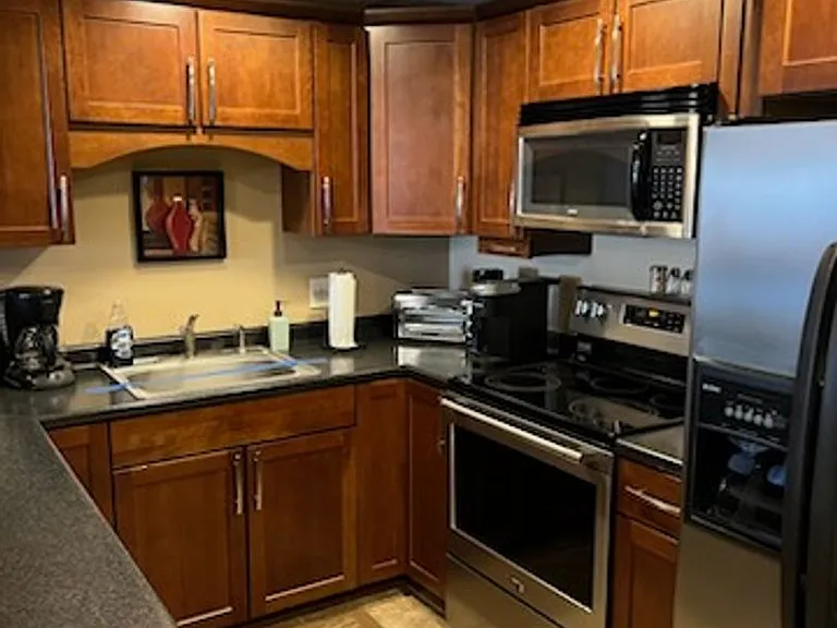120 W Walnut St — Photo 6