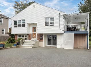 9 Burdick Ave, Newport, RI 02840
