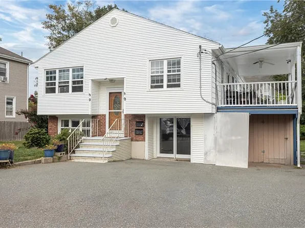 9 Burdick Ave, Newport, RI 02840