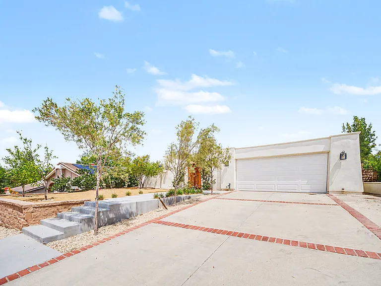 28817 Barragan St — Photo 2
