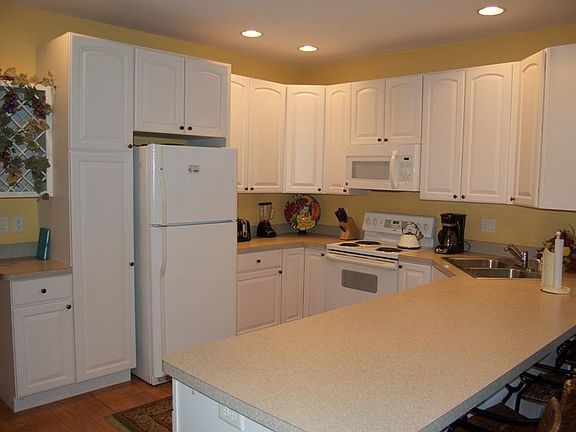 3rd image of 34313 Summerlyn Dr APT 401