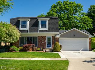 16282 Truwood St, Woodhaven, MI 48183