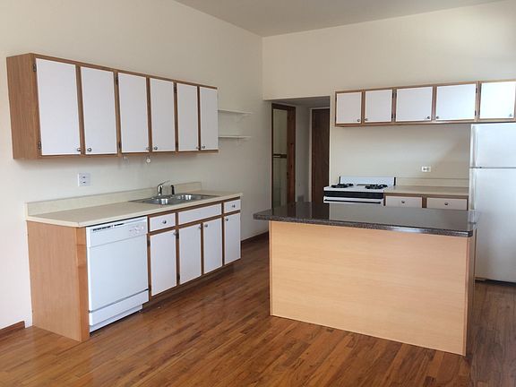 3rd image of 1746 W Erie St APT 3F