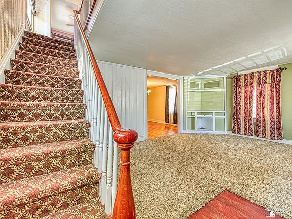 2nd image of 422 E 1st St