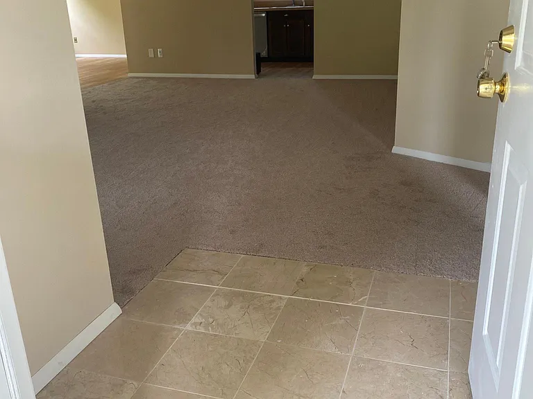 44 Woodbury Rd — Photo 10