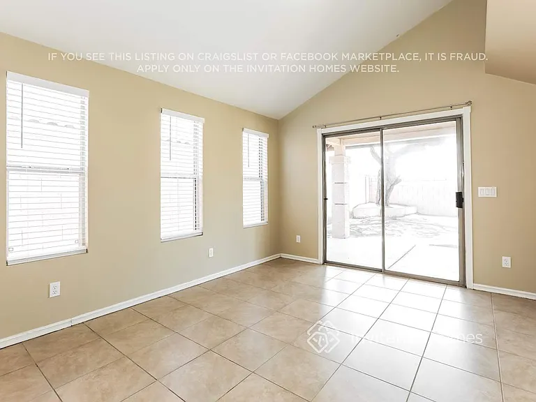 10465 E Azalea Ave — Photo 5