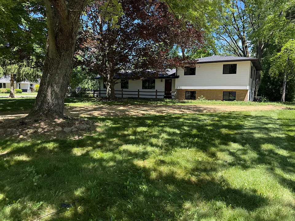 3721 Brookside Dr