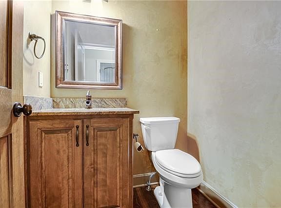 3rd image of 1709 NE Woodland Shores Ct