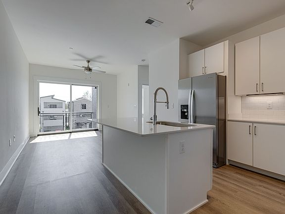 3rd image of 542 Southgate Ave #218