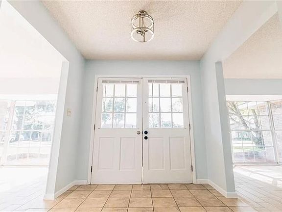2nd image of 201 Cherry Hill Cir