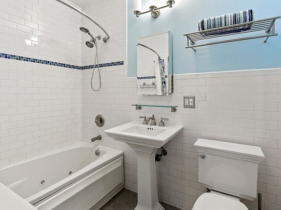 2nd image of 328 Bergen St APT 1B