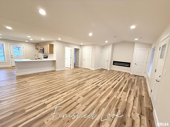 2nd image of 2260 Chestnut St