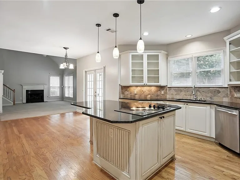 12250 Broadleaf Ln — Photo 8