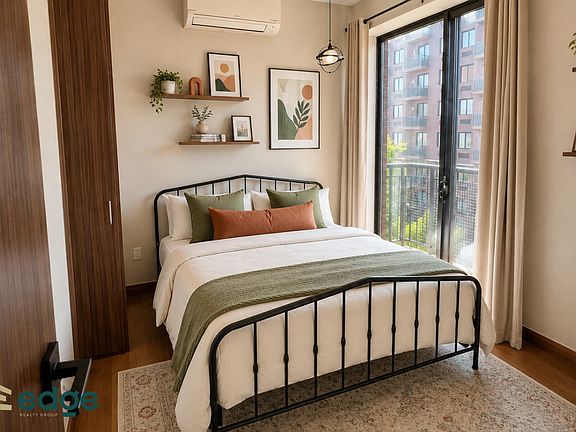 4th image of 865 Willoughby Ave APT 2F