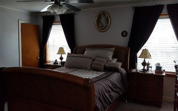5th image of 3106 Clarence Ave