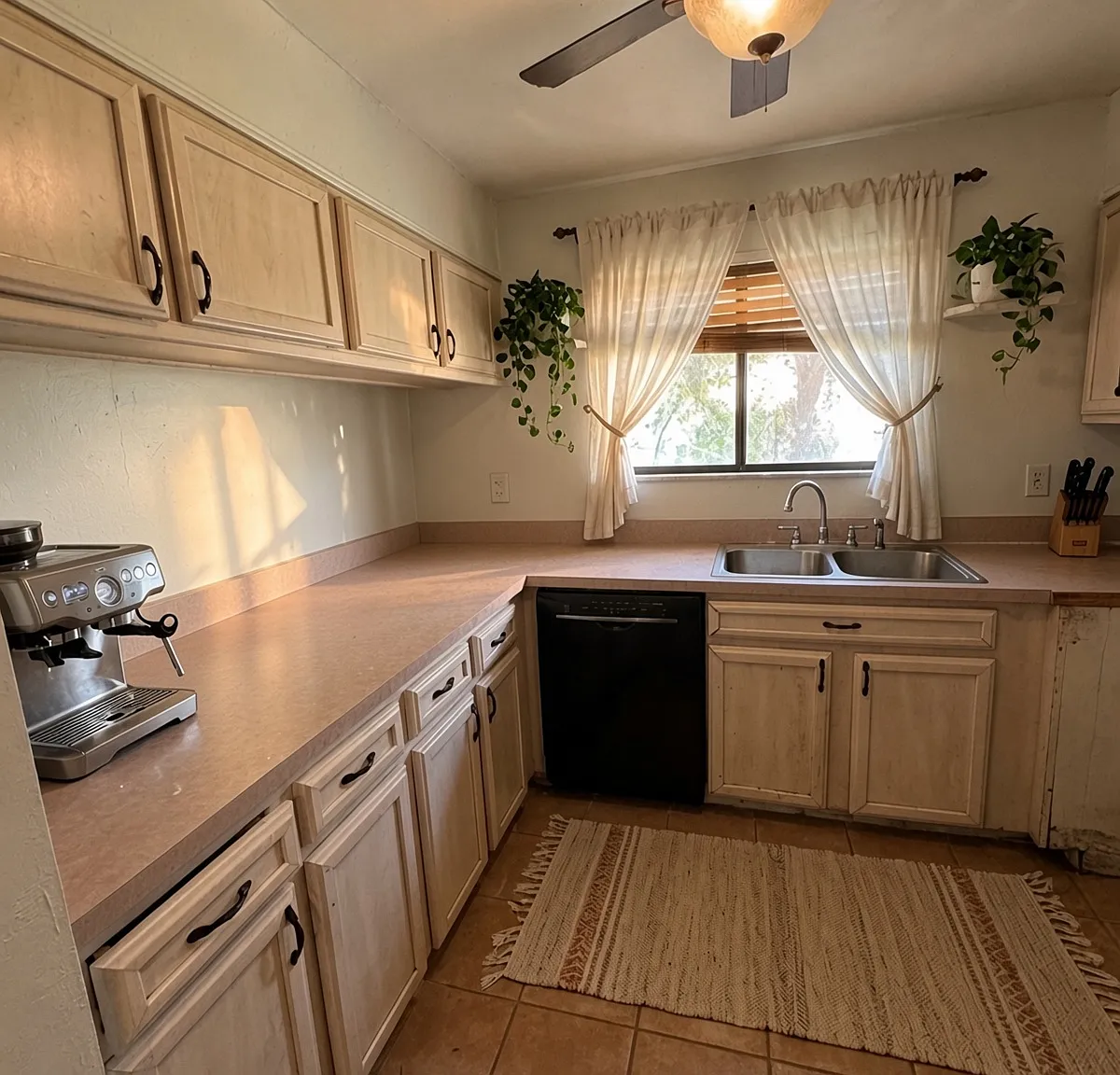 3 bed, 2.5 bath, 1482 sqft, $1,695 — Photo 2