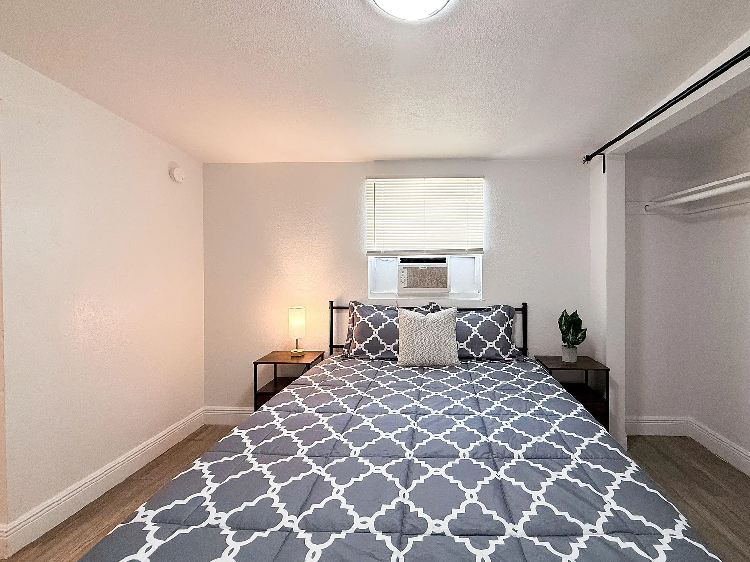 1 bed, 1.0 bath, 500 sqft, $1,486 — Photo 3