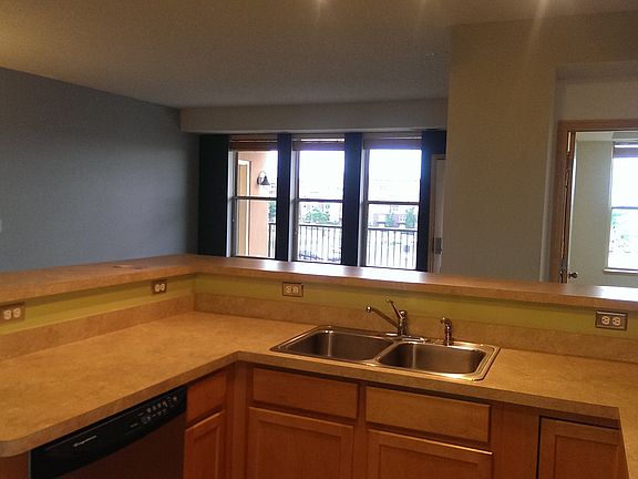 3rd image of 150 Burnsville Pkwy E #408
