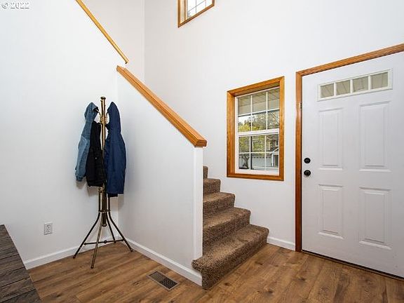 3rd image of 1410 NE 12th St