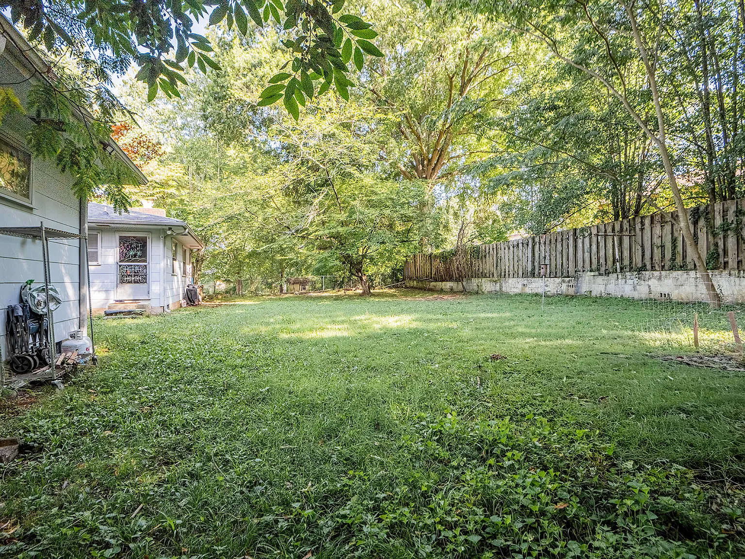3 bed, 1840 sqft, $2,200 — Photo 3