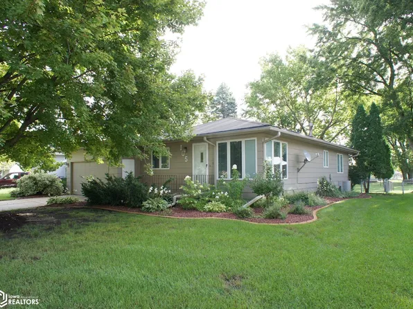 105 Southfield Dr, Webster City, IA 50595