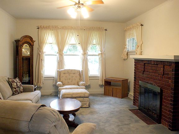 4th image of 428 Fairmount St