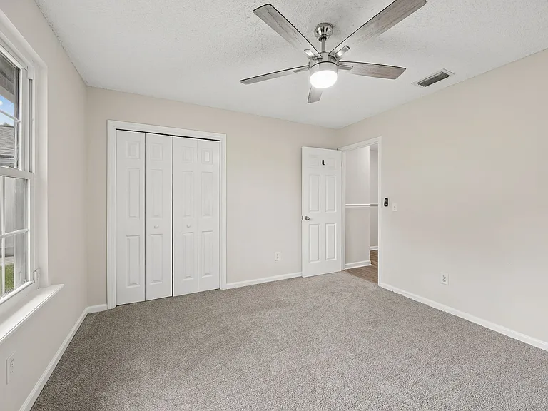 11018 Reading Rd — Photo 22