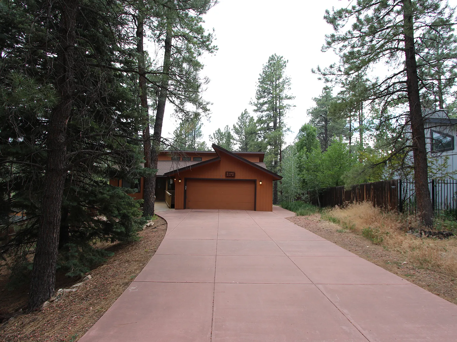 4 bed, 2100 sqft, $3,000 — Photo 1