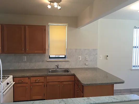 Rented by Metroline Realty | media 15