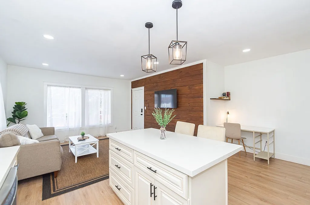 1 bed, 800 sqft, $1,849 — Photo 4