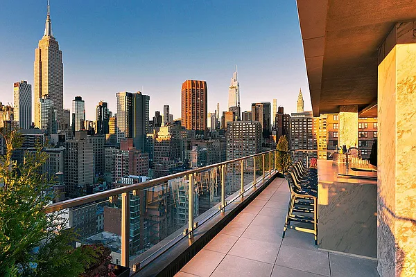 Rented by Domus Realty | media 10