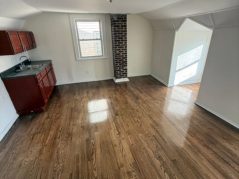 467 S 14th St #2A — Photo 6
