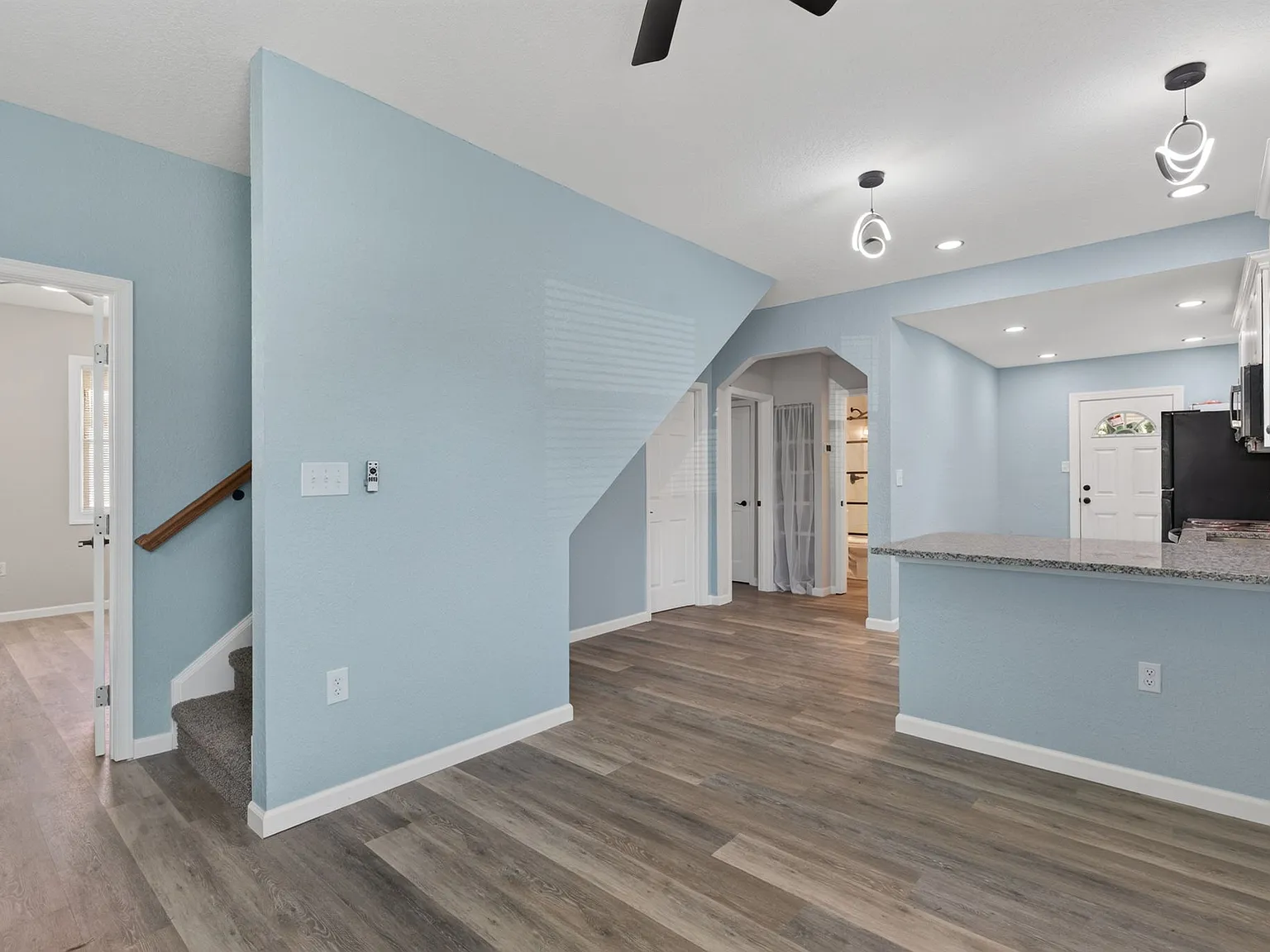 2 bed, 1.5 bath, 952 sqft, $1,950 — Photo 3