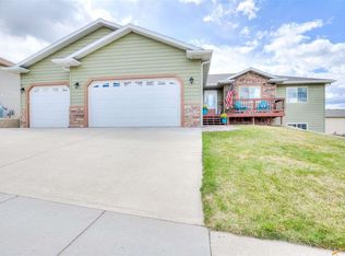2927 Sourdough Rd, Rapid City, SD 57702