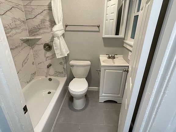 5th image of 938 Geary St APT 502