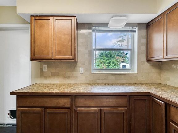 5th image of 232 Wilshire Dr