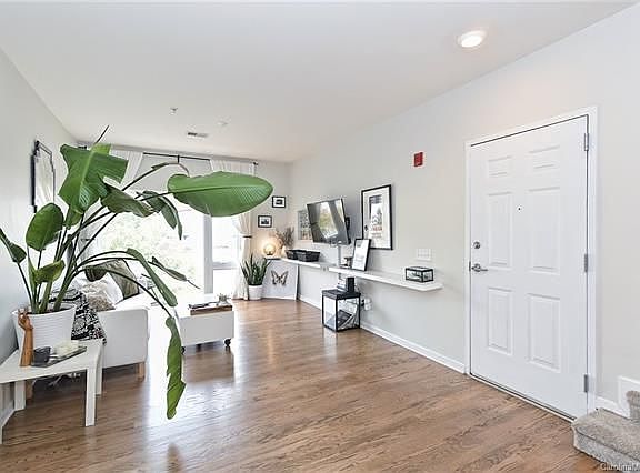 5th image of 3562 N Davidson St