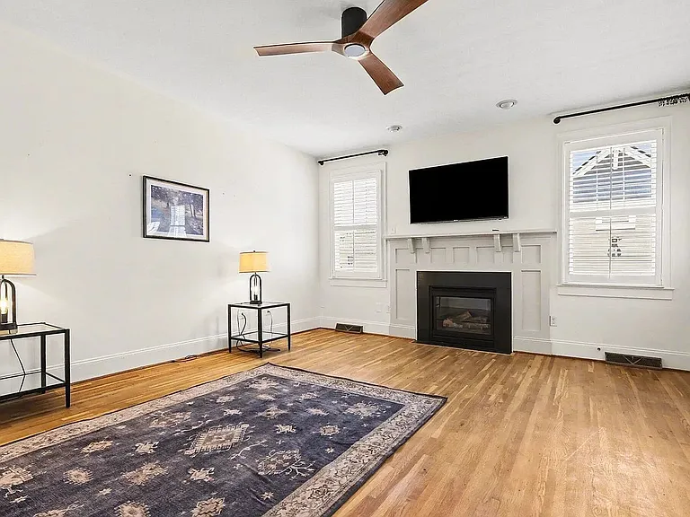 3426 Falls River Ave — Photo 4