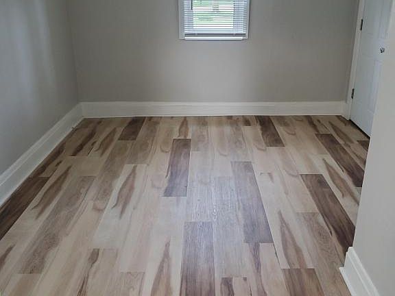 3rd image of 121 Clinton St