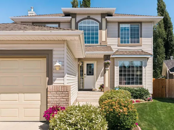 113 Douglasview Ct SE, Calgary, AB T2Z 2S8